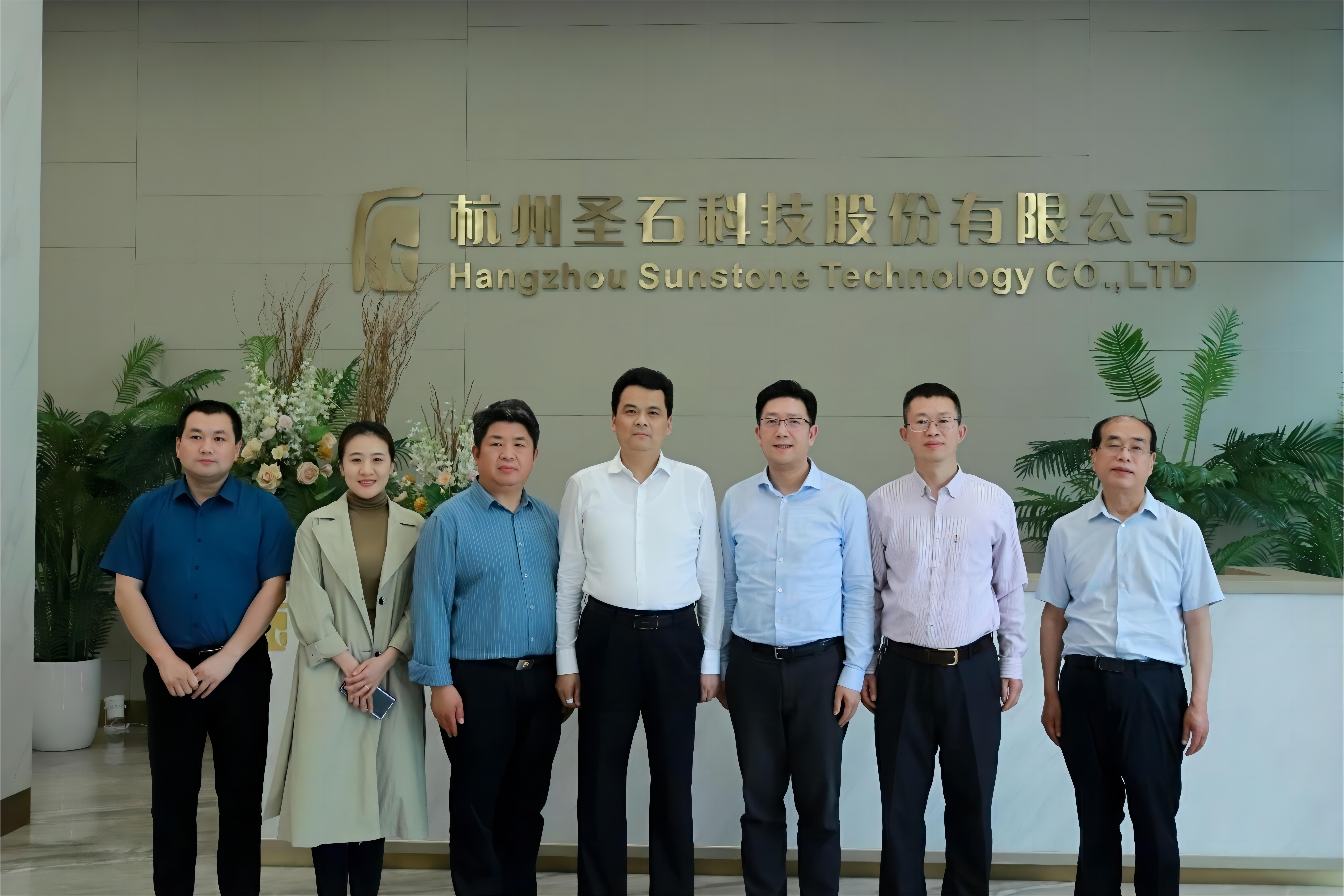 照片4(1).jpg 照片4(1).jpg